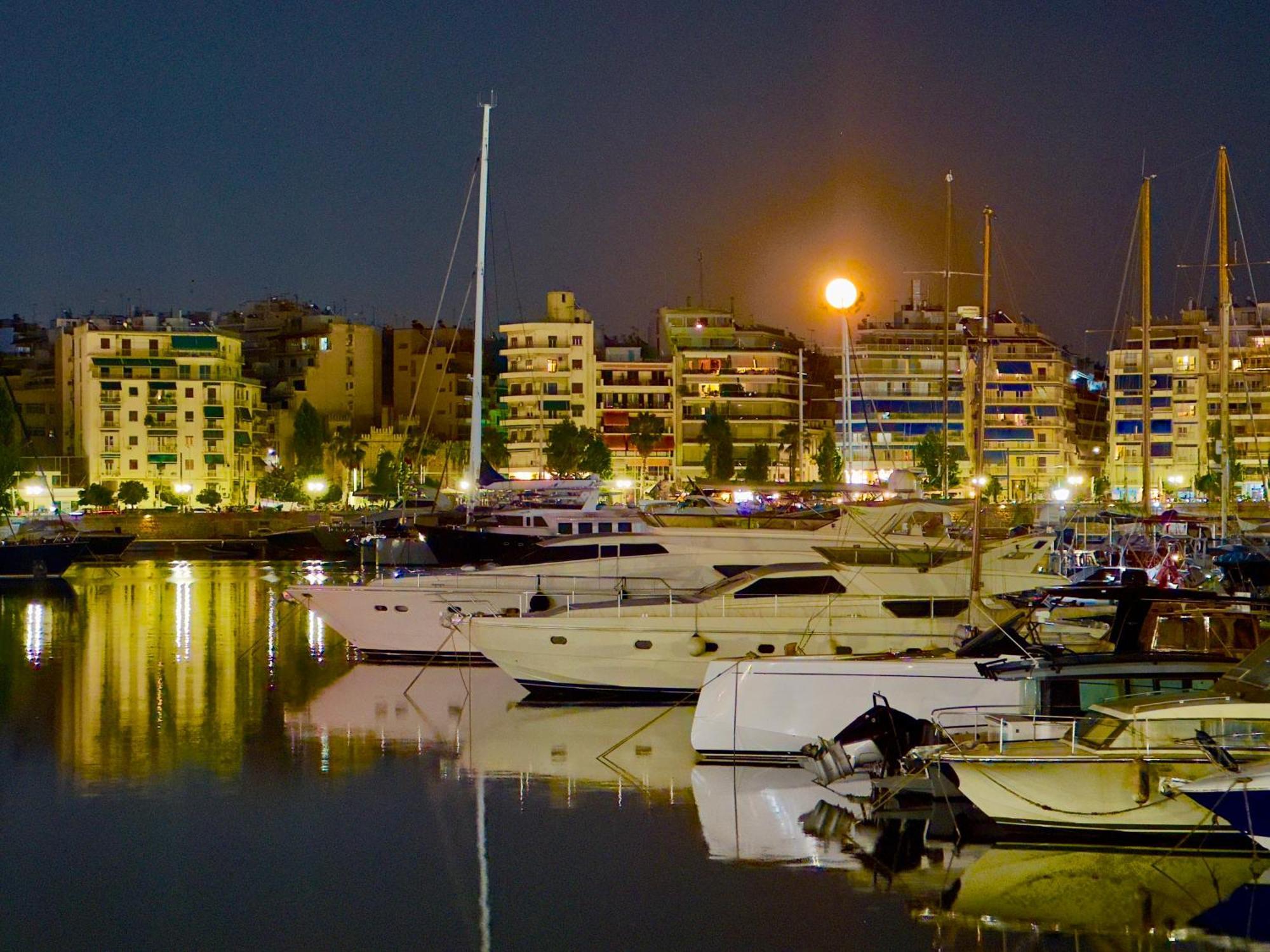Apartment Center Piraeus Location Kastella Passalimani Port Εξωτερικό φωτογραφία